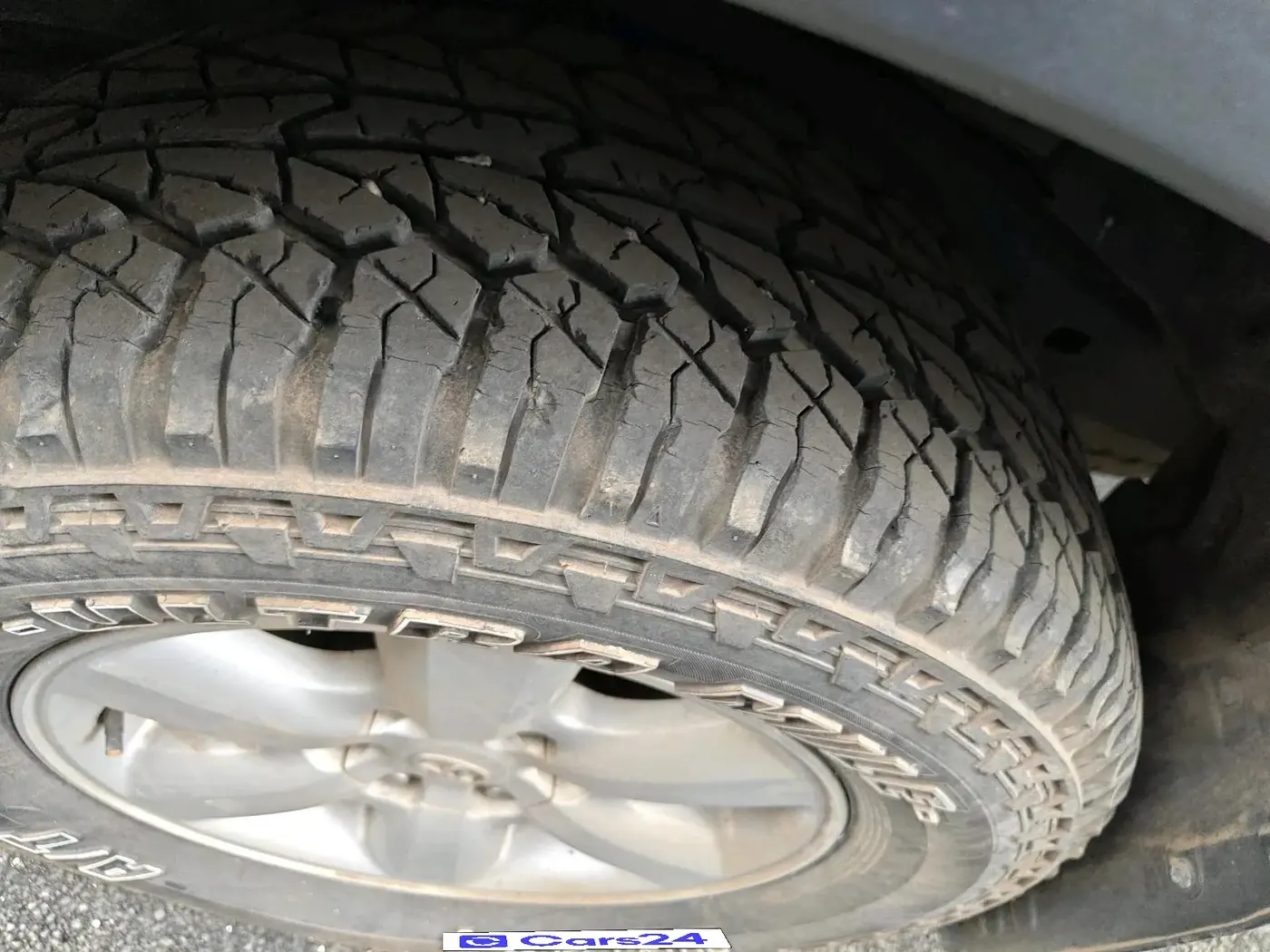 2011 Toyota Fortuner 3.0 4X4 MT, Diesel, Manual, 1,33,449 km, tyre