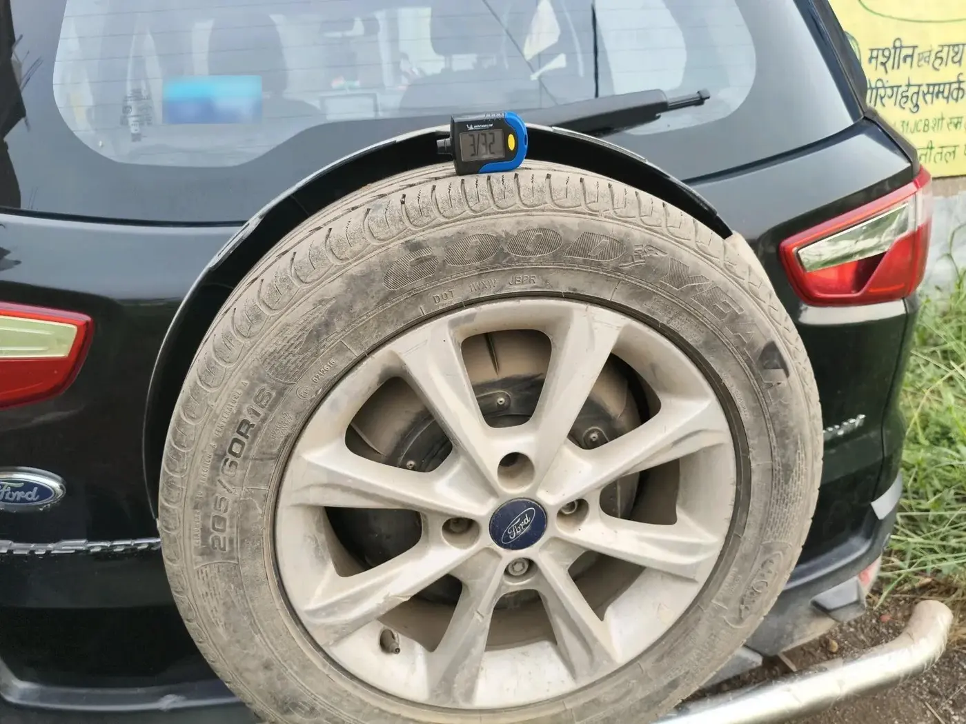 2018 Ford Ecosport TITANIUM 1.5L PETROL, Petrol, Manual, 1,13,502 km, tyre