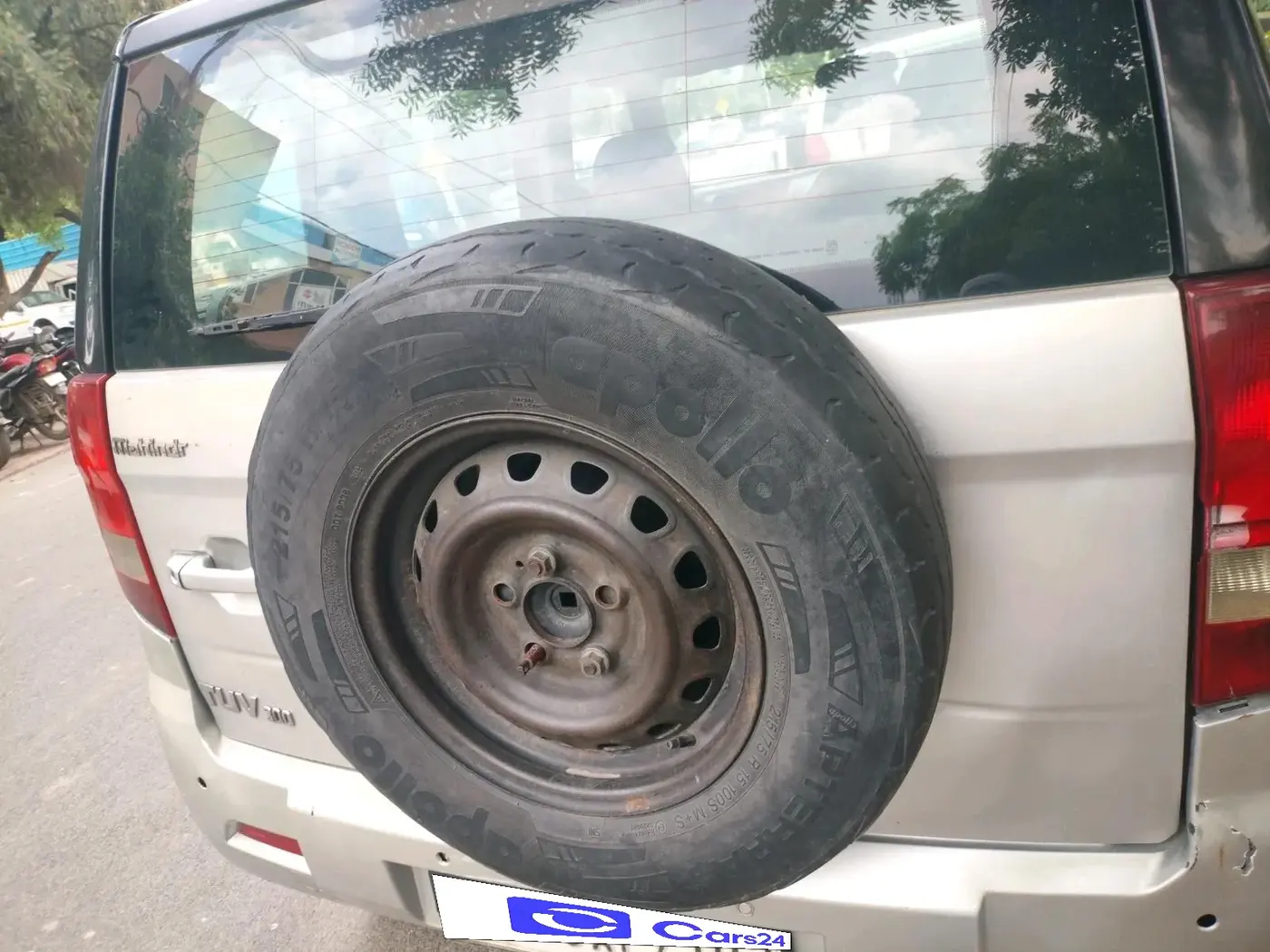 2016 Mahindra TUV300 T6, Diesel, Manual, 96,602 km, tyre