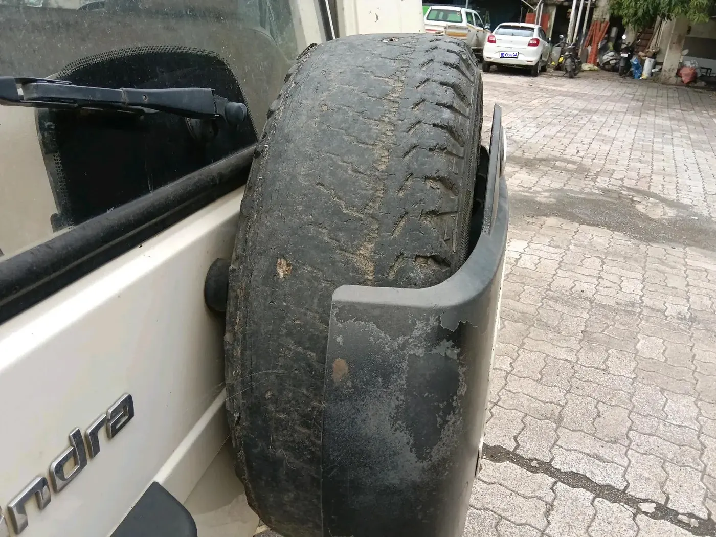 2014 Mahindra Bolero ZLX BS-III, Diesel, Manual, 1,30,125 km, tyre