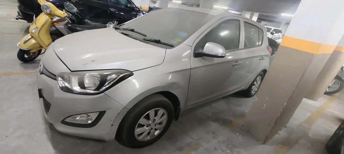 2012 Hyundai i20 ASTA 1.4 CRDI, Diesel, Manual, 75,000 km, tyre