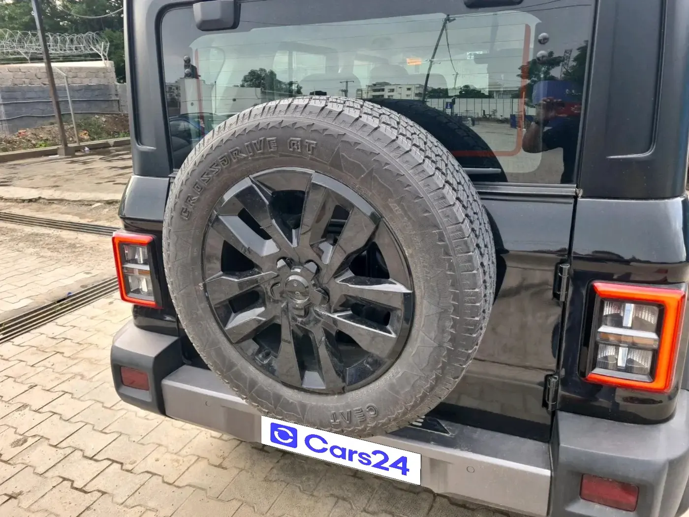 2026 Mahindra Thar Roxx Star Edition Diesel AT, Diesel, Automatic, 16,034 km, tyre
