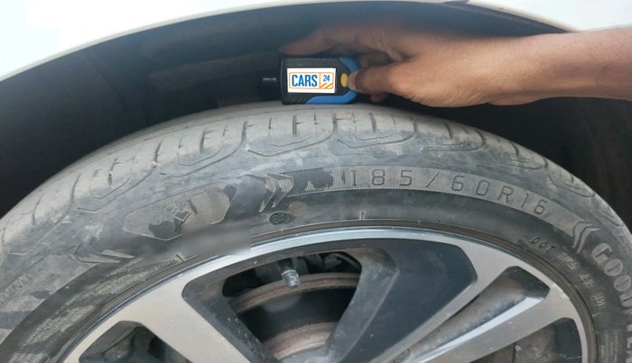 2022 Tata ALTROZ XZA, Petrol, Automatic, 25,992 km, tyre