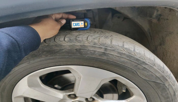 2018 Jeep Compass LONGITUDE 2.0 DIESEL, Diesel, Manual, 1,46,111 km, tyre