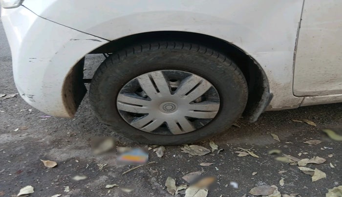 2013 Hyundai Eon ERA +, Petrol, Manual, 71,647 km, tyre