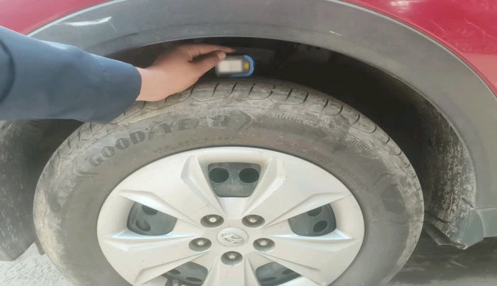 2017 Hyundai Creta E PLUS 1.6 PETROL, Petrol, Manual, 44,707 km, tyre