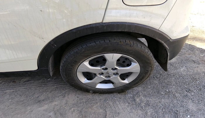 2023 Mahindra XUV300 W6 1.2 PETROL, Petrol, Manual, 21,110 km, tyre