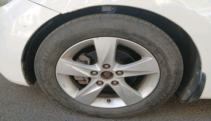 2012 Hyundai New Elantra 1.6 SX AT DIESEL, Diesel, Automatic, 1,45,714 km, tyre