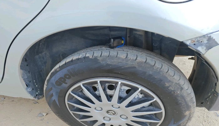 2013 Maruti Swift VXI, Petrol, Manual, 1,08,410 km, tyre