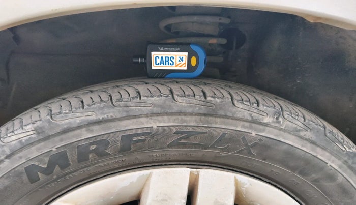 2013 Maruti Alto 800 LXI CNG, Petrol, Manual, 1,49,455 km, tyre