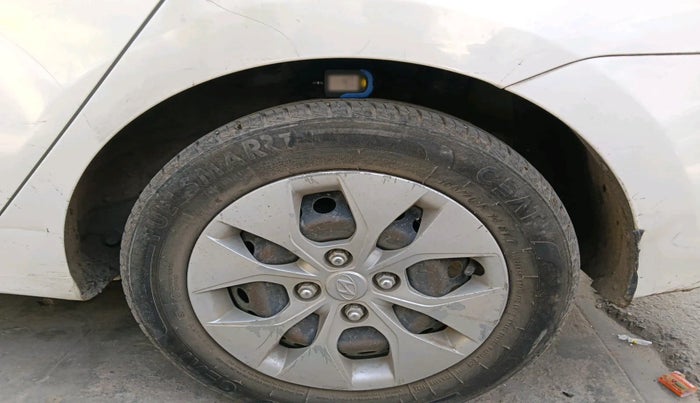 2015 Hyundai Xcent S 1.2, Petrol, Manual, 72,399 km, tyre