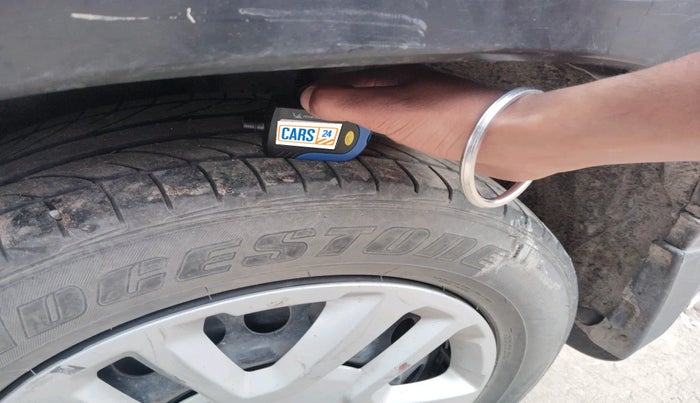 2017 Maruti Vitara Brezza VDI (O), Diesel, Manual, 97,999 km, tyre