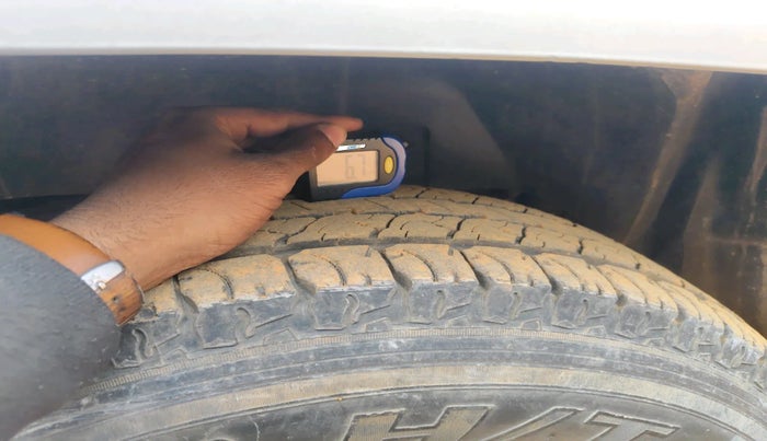 2016 Mahindra TUV300 T4 PLUS, Diesel, Manual, 1,17,465 km, tyre