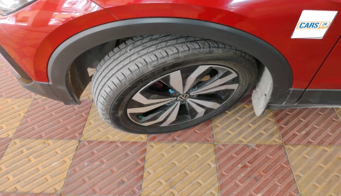 2024 Volkswagen TAIGUN GT PLUS 1.5 TSI DSG, Petrol, Automatic, 21,043 km, tyre