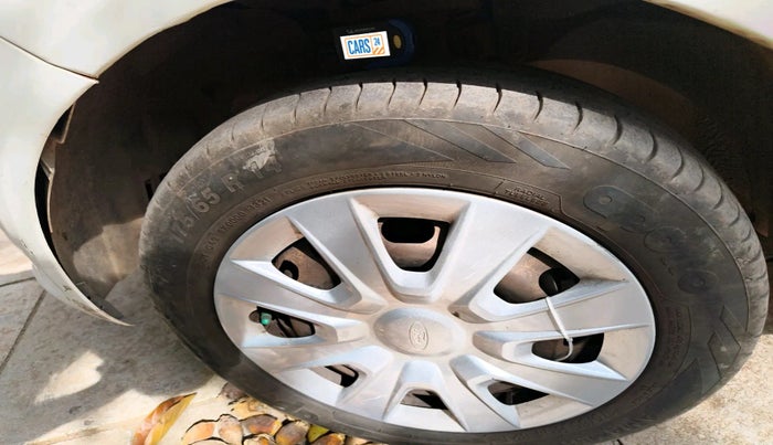 2013 Ford Figo ZXI 1.4 DIESEL, Diesel, Manual, 51,179 km, tyre