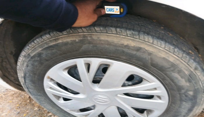 2017 Maruti Swift VXI O, Petrol, Manual, 1,30,789 km, tyre