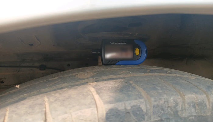 2017 Maruti Ertiga VDI SHVS, Diesel, Manual, 2,30,128 km, tyre