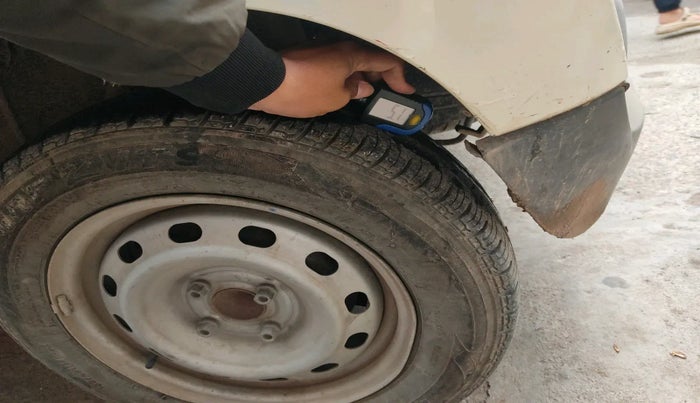 2018 Mahindra Kuv100 K2 TRIP CNG, Petrol, Manual, 52,049 km, tyre