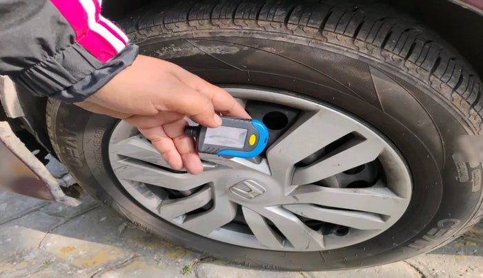 2015 Honda City 1.5L I-VTEC S MT, Petrol, Manual, 1,12,107 km, tyre