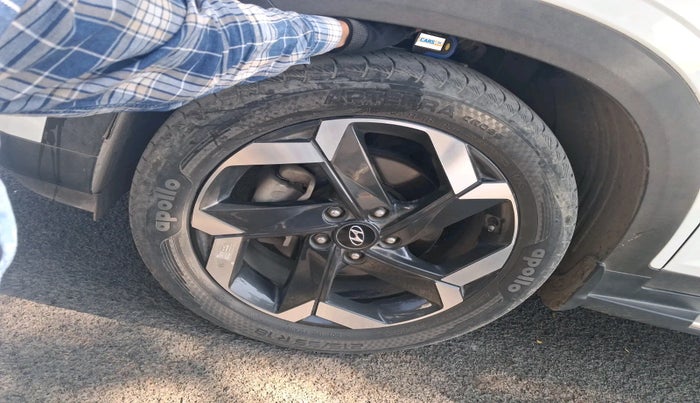 2022 Hyundai ALCAZAR PLATINUM (O) 6STR 2.0 AT, Petrol, Automatic, 44,268 km, tyre