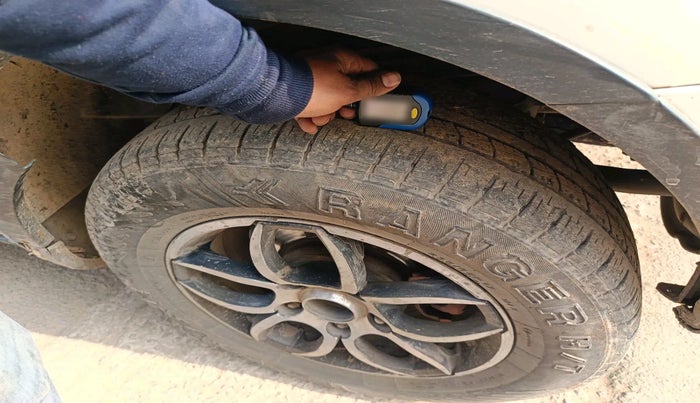 2016 Mahindra XUV500 W10, Diesel, Manual, 1,47,207 km, tyre