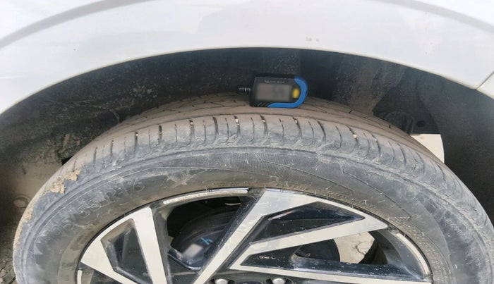 2024 Hyundai NEW I20 ASTA 1.2 MT, Petrol, Manual, 22,640 km, tyre