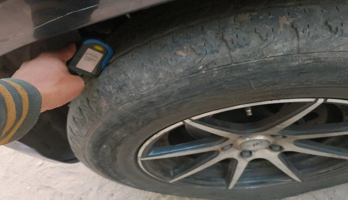 2017 Mahindra TUV300 T6, Diesel, Manual, 40,255 km, tyre