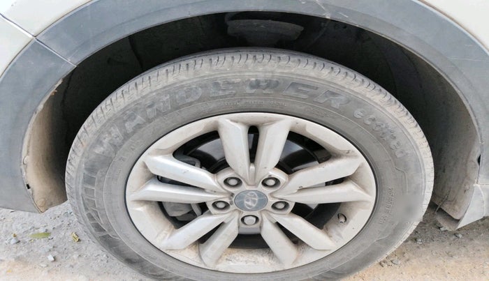 2015 Hyundai Creta SX PLUS AT 1.6 DIESEL, Diesel, Automatic, 2,25,826 km, tyre