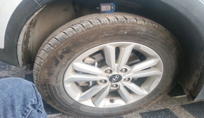 2016 Hyundai Creta SX PLUS 1.6 PETROL, Petrol, Manual, 55,310 km, tyre