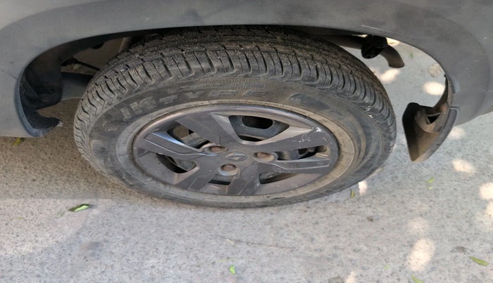 2017 Renault Kwid RXT 1.0, Petrol, Manual, 87,963 km, tyre