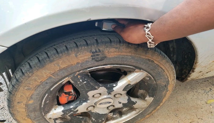 2011 Ford Figo TITANIUM 1.4 DIESEL, Diesel, Manual, 1,22,682 km, tyre