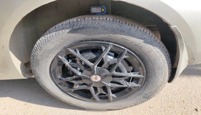 2014 Mahindra Verito 1.5 D4, Diesel, Manual, 2,45,397 km, tyre