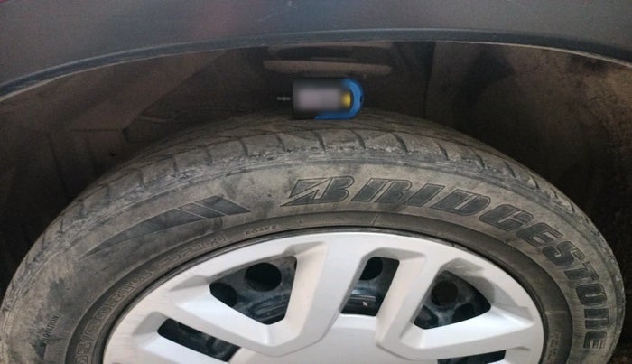 2017 Maruti Vitara Brezza VDI (O), Diesel, Manual, 1,37,952 km, tyre