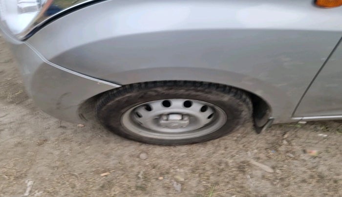 2018 Hyundai Eon ERA +, Petrol, Manual, 44,097 km, tyre