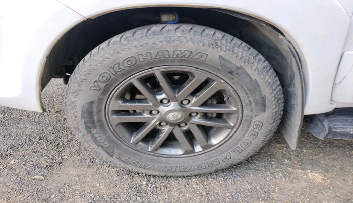 2014 Toyota Fortuner 3.0 4X4 MT, Diesel, Manual, 1,30,862 km, tyre