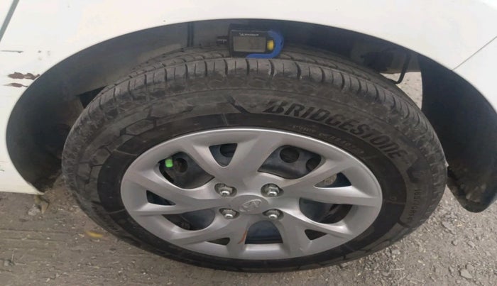 2019 Hyundai Grand i10 SPORTZ 1.2 KAPPA VTVT, Petrol, Manual, 33,257 km, tyre