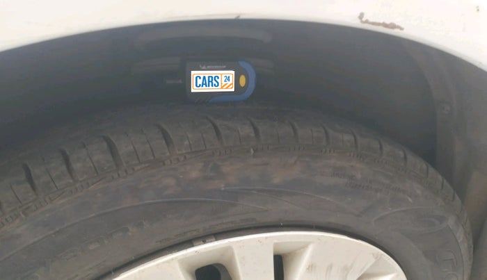 2012 Maruti Swift VDI, Diesel, Manual, 2,37,798 km, tyre