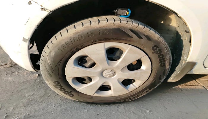 2012 Maruti Ritz VXI, Petrol, Manual, 1,30,234 km, tyre