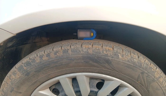 2016 Maruti Swift Dzire VXI, Petrol, Manual, 1,19,471 km, tyre