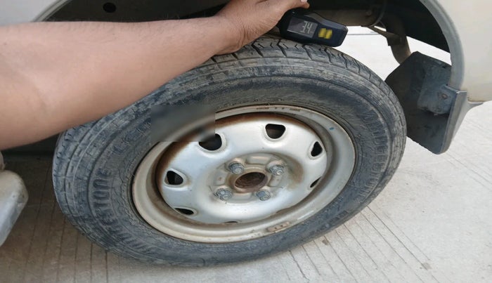 2011 Maruti Eeco 7 STR, Petrol, Manual, 27,035 km, tyre