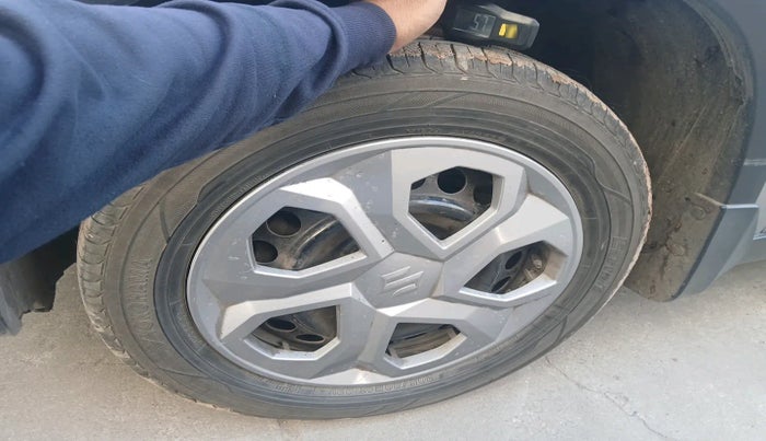 2017 Maruti Vitara Brezza VDI (O), Diesel, Manual, 1,02,060 km, tyre