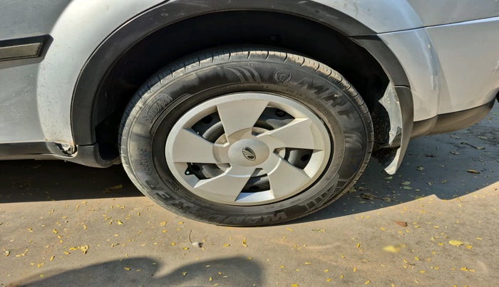 2015 Mahindra XUV500 W6, Diesel, Manual, 1,39,004 km, tyre