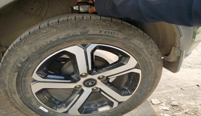 2023 Tata NEXON XZ PLUS PETROL SUNROOF, Petrol, Manual, 27,389 km, tyre