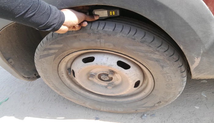 2015 Renault Kwid RXE, Petrol, Manual, 55,955 km, tyre