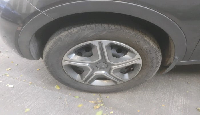 2018 Tata NEXON XM PETROL, Petrol, Manual, 52,598 km, tyre