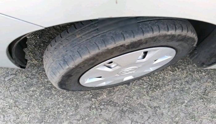 2018 Maruti Wagon R 1.0 LXI CNG, Petrol, Manual, 1,45,560 km, tyre