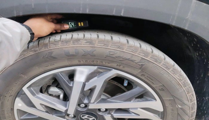 2025 Hyundai Creta SX Premium 1.5 iVT, Petrol, Automatic, 2,298 km, tyre