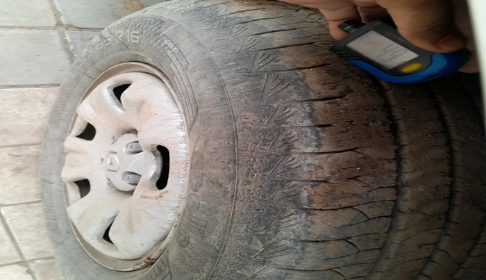 2014 Renault Duster RXE PETROL, Petrol, Manual, 72,199 km, tyre