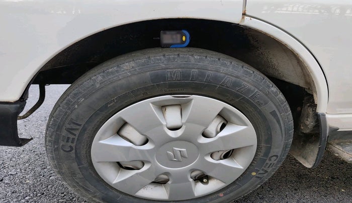 2022 Maruti Eeco 5 STR AC CNG (O), Petrol, Manual, 65,657 km, tyre