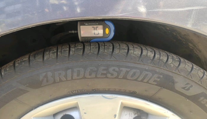 2015 Hyundai i10 MAGNA 1.1, Petrol, Manual, 64,796 km, tyre